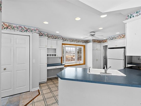 5th image of 55 Clinton St