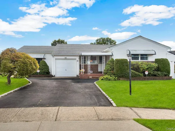 58 Lehigh Lane, Hicksville, NY 11801