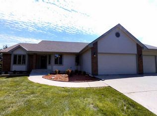 7821 SW Hiawatha Dr, Topeka, KS 66615