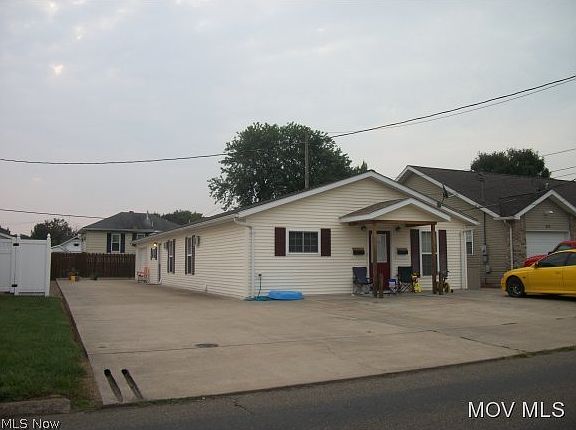 2nd image of 812 Clement Ave