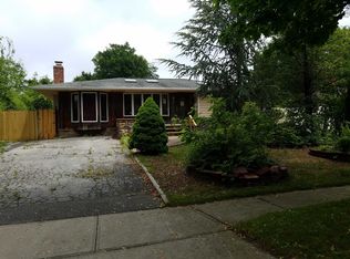 38 Bayberry Dr, Saint James, NY 11780