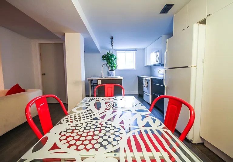 1148 Woodroffe Ave #B — Photo 8