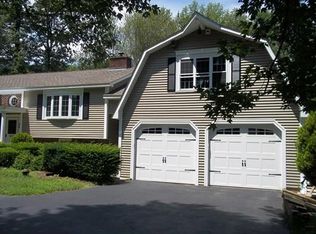 33 Colonial Rd, Sutton, MA 01590