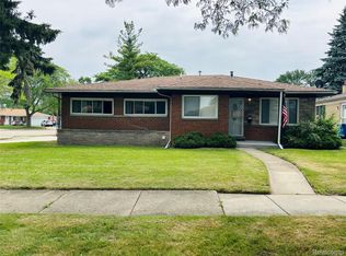 26046 Eureka Dr, Warren, MI 48091