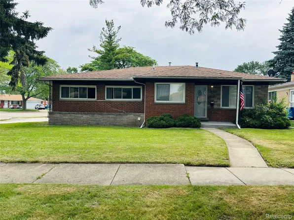 26046 Eureka Dr, Warren, MI 48091