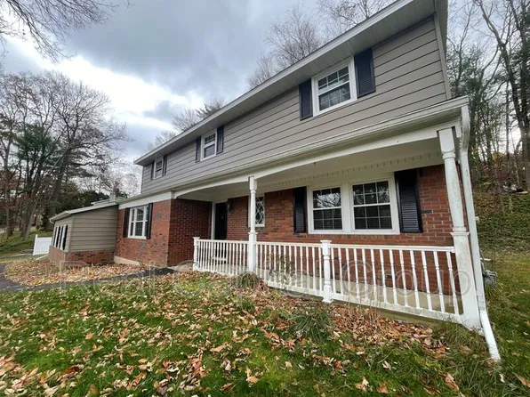 37 Hills Rd, Ballston Lake, NY 12019