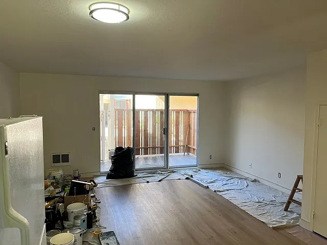 2 bed, 1.5 bath, 990 sqft, $3,300 — Photo 2