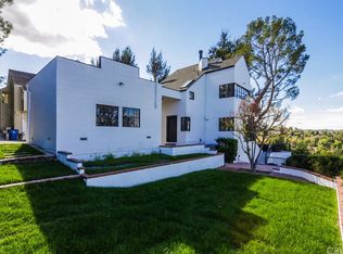 5274 Calatrana Dr, Woodland Hills, CA 91364