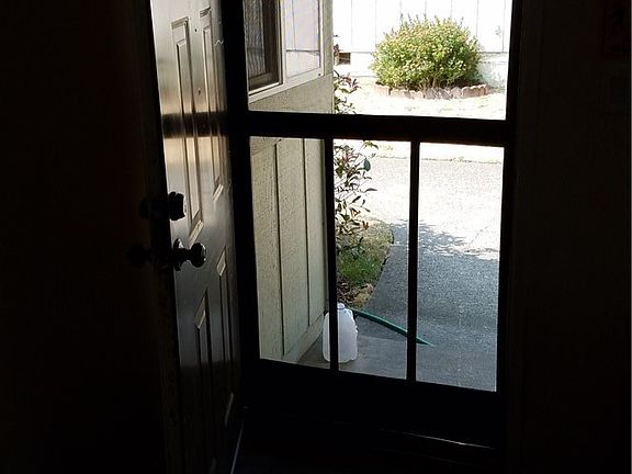 4th image of 4914 Cottage Ln SE