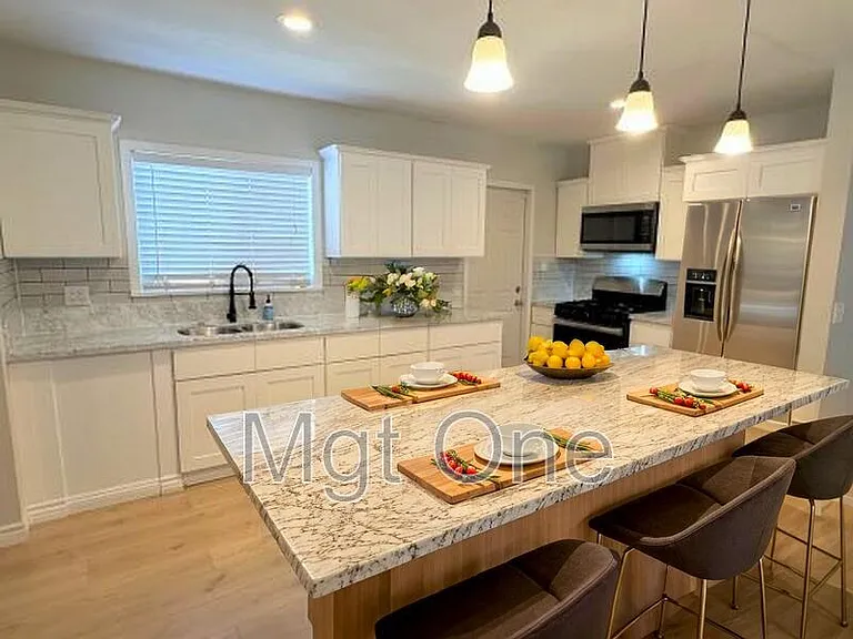 17748 Barbee St — Photo 4