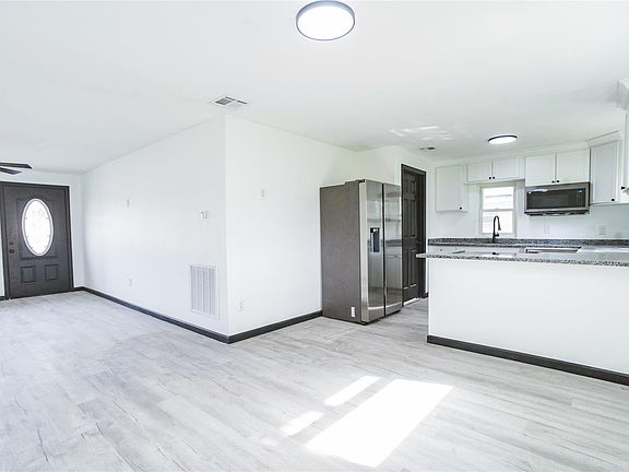 3rd image of 117 Gotham Drive