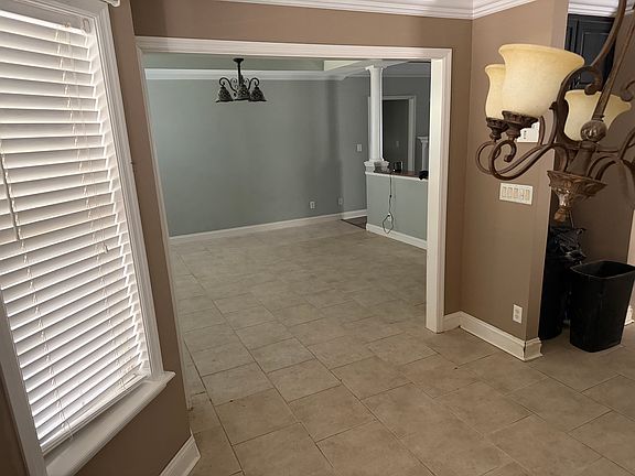 4th image of 3511 Lenox Dr