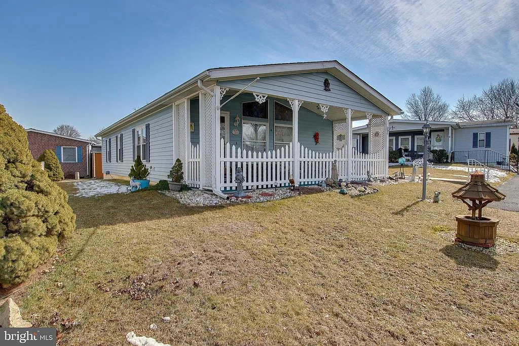 725 Dogwood Dr photo 1