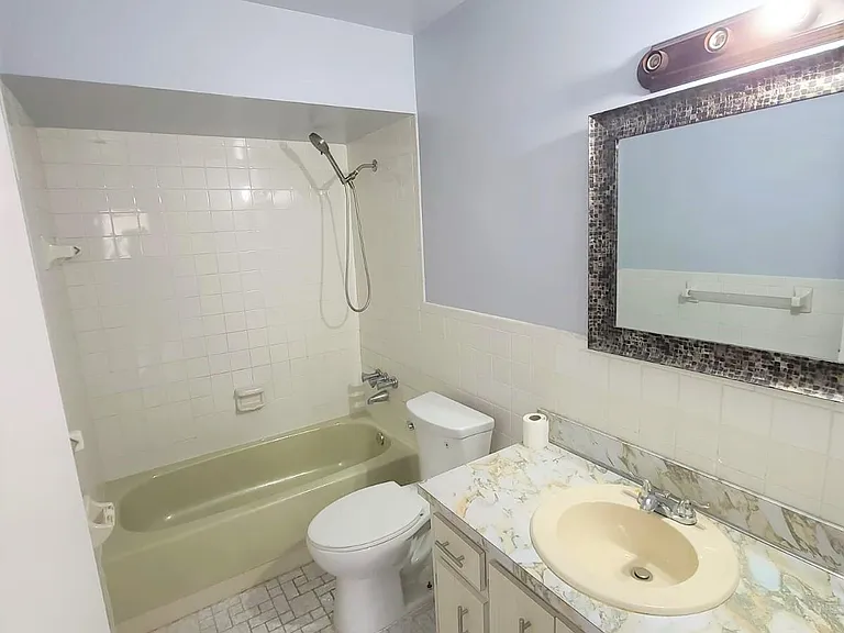 2438 Pierce St #8 — Photo 9