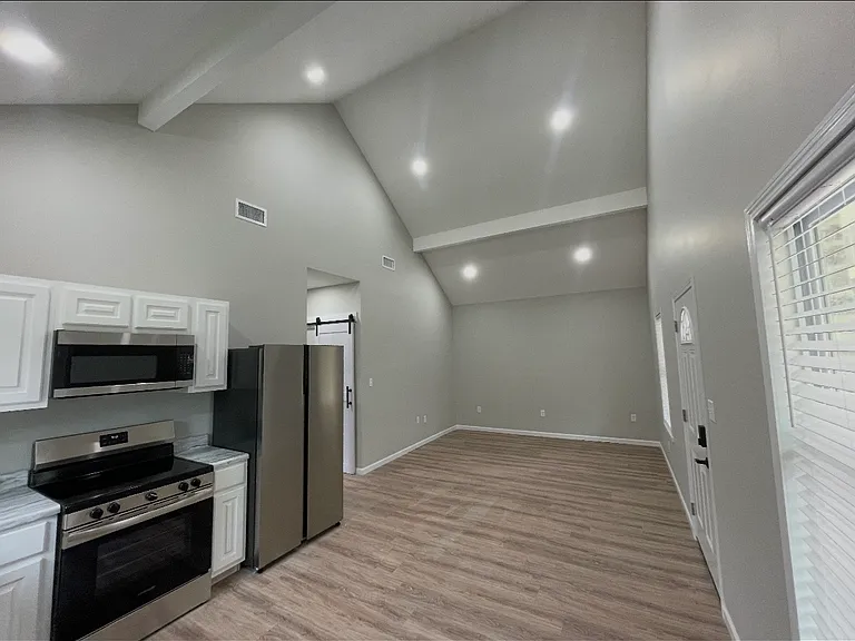 7720 Van Buren Rd — Photo 4