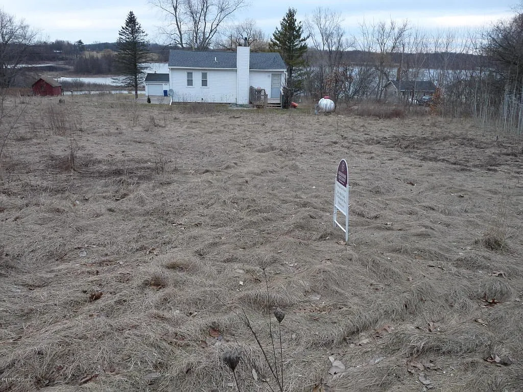 Maplewood Dr photo 1