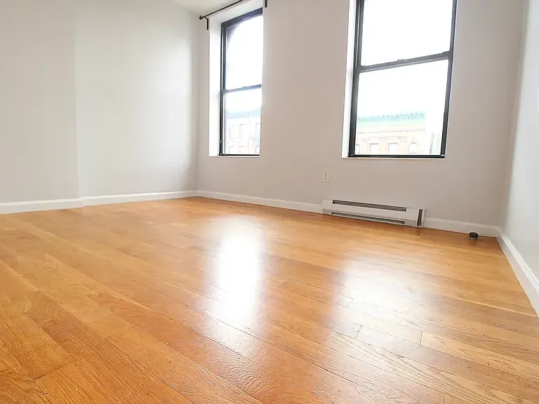 926 Amsterdam Ave #8 — Photo 1