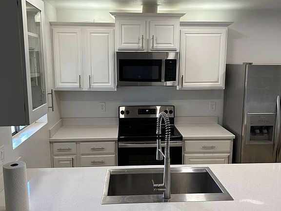 4th image of 20236 N 6th Dr Unit 4