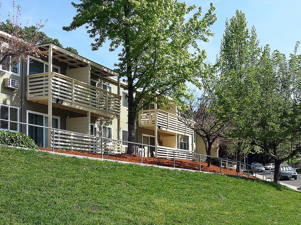 1st image of 100 Kings Cir #6