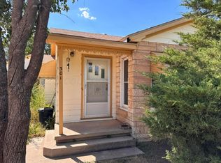 301 NW 6th St, Dimmitt, TX 79027