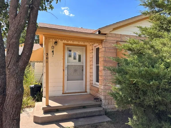 301 NW 6th St, Dimmitt, TX 79027