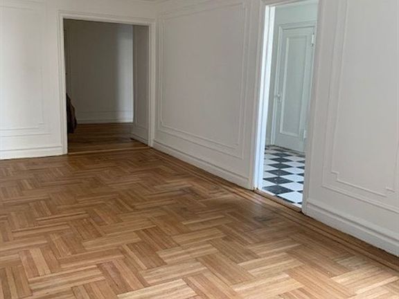 4th image of 43 Avenue A #12D