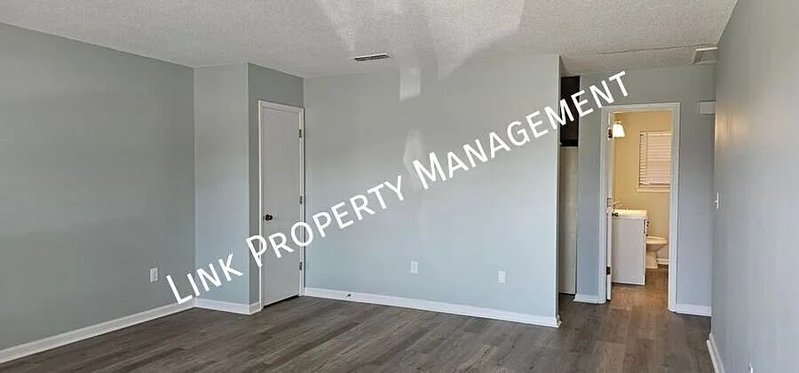 Updated 2 bedrooms in Brainerd with Large Backyard & Patio for under only $1175 per month — Photo 4