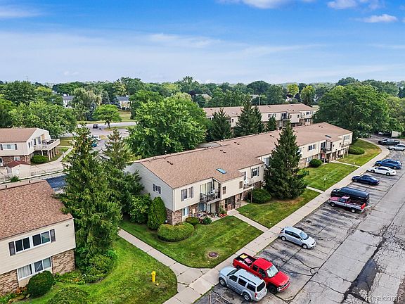 4th image of 38220 Fairway Ct