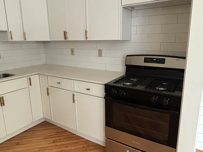 37 Union St #102 — Photo 23
