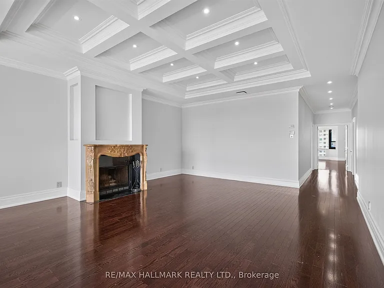 1166 Bay St #Penthouse 1 — Photo 8