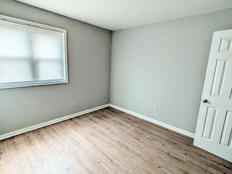 4855 College St #11 — Photo 6