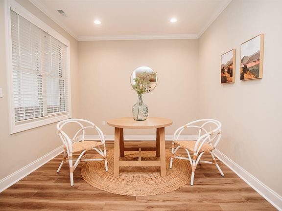 5th image of 186 Villa Oak Cir