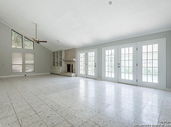 4th image of 3727 Hunters Circle St