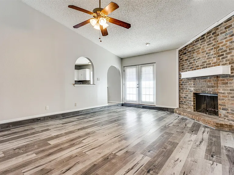 2930 Churchill Way — Photo 4