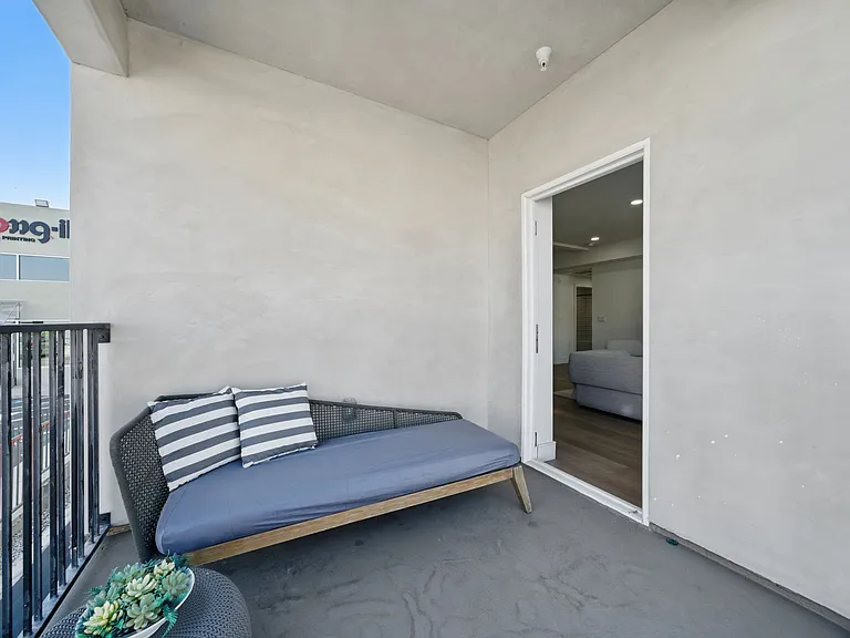 212 N Mariposa Ave #5 — Photo 14