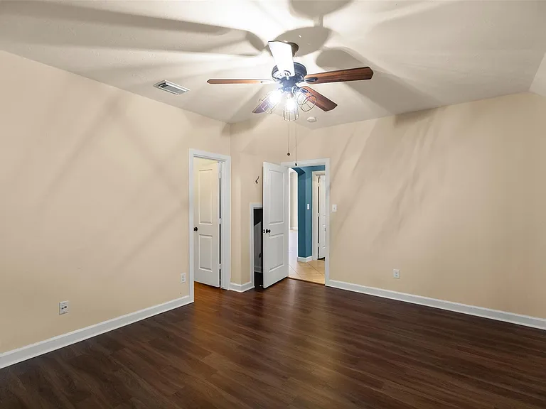 19511 Dunlay Springs Dr — Photo 26