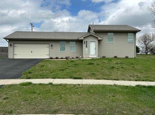 6952 Tupelo Rd, Loves Park, IL 61111
