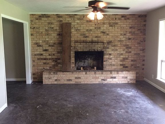 3rd image of 189 Fairway Dr