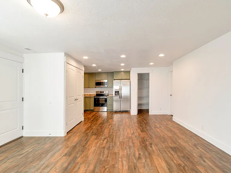 1655 S Longview Rd #1 — Photo 2