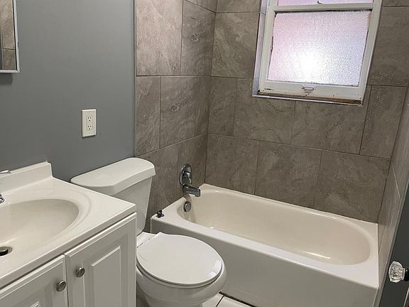 4th image of 3246 S Compton Ave APT 2S