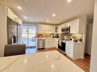 301 Grove St #7, West Roxbury, MA 02132