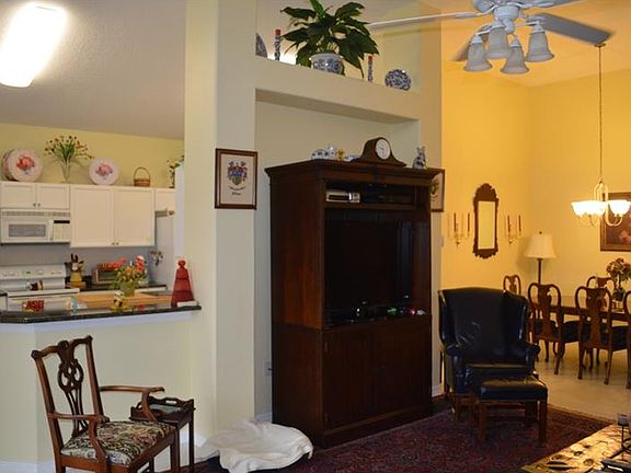 5th image of 125 Lewis Dr