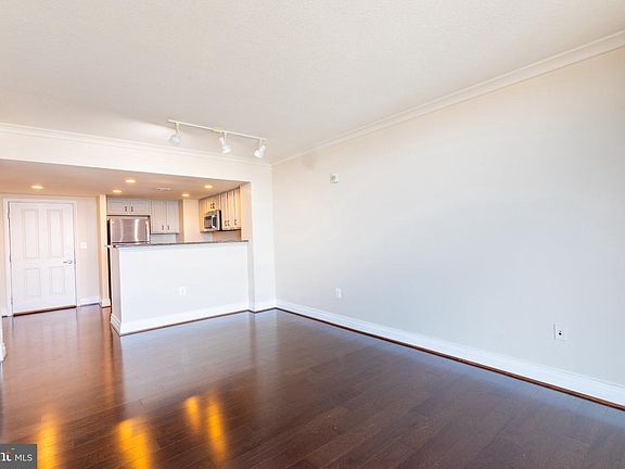 5th image of 414 Water St Unit 2007