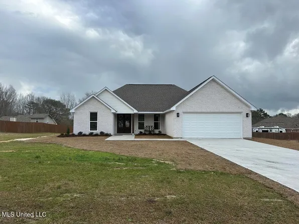 8 Cherry Bark Dr, Carriere, MS 39426