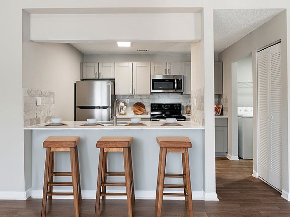 Breakfast Bar in Select Floorplans