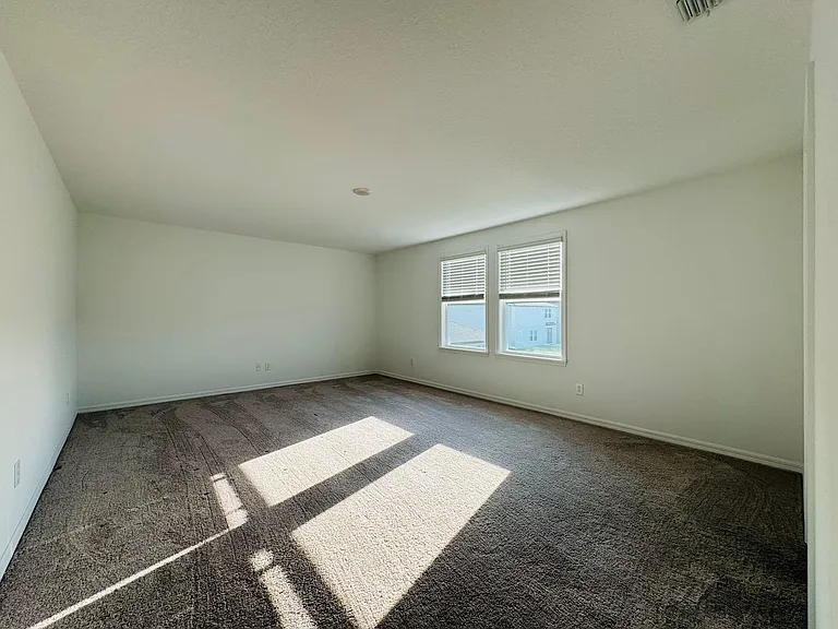 2175 Derwent Dr — Photo 15