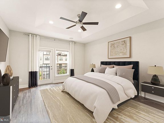 4th image of 23085 Sullivans Cove Sq