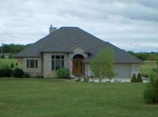 40122 Bloomfield Rd, Burlington, WI 53105