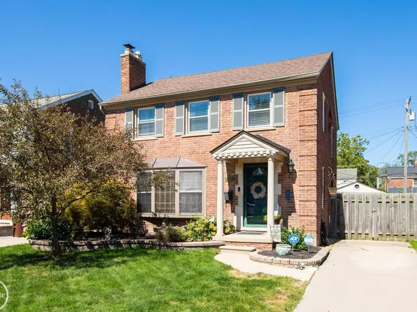 2016 Norwood Dr, Grosse Pointe Woods, MI 48236