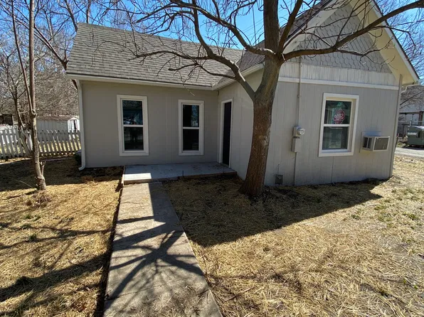 218 N Walnut St, Olathe, KS 66061
